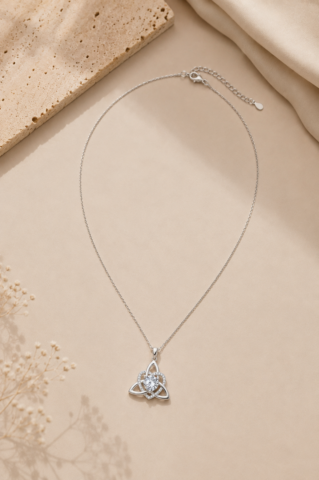 ÉTOILE HEART™ NECKLACE